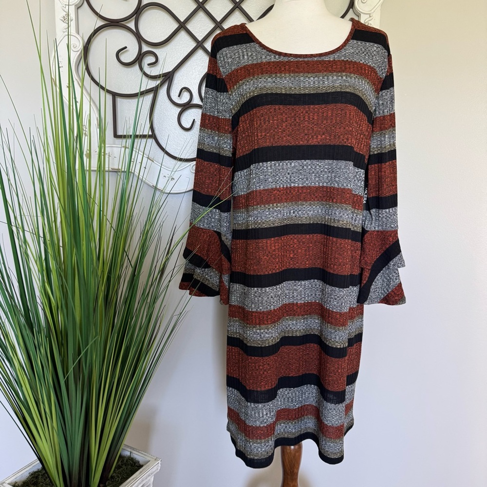 NWT TACERA Size XL Bell Sleeve Dress - Fall Colors